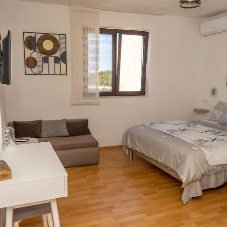 Guest house Caric