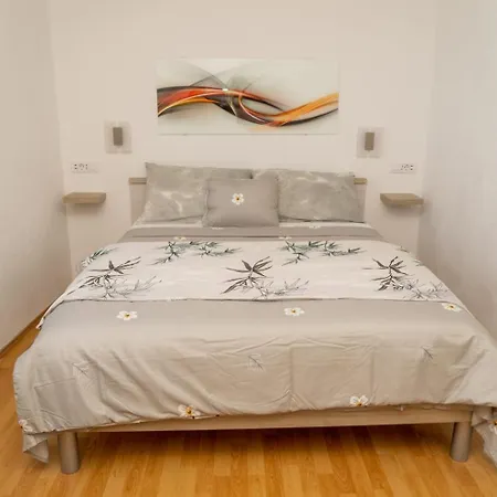 Caric Guest house