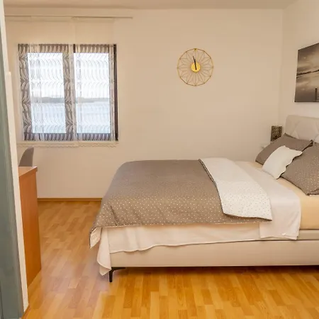 Caric Guest house