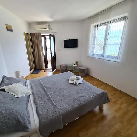 Caric Guest house