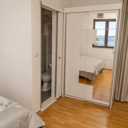 Caric Guest house
