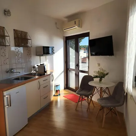 Caric Guest house