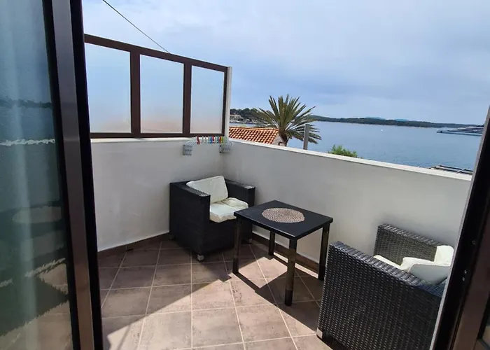 Caric Gostinjska kuća 4*